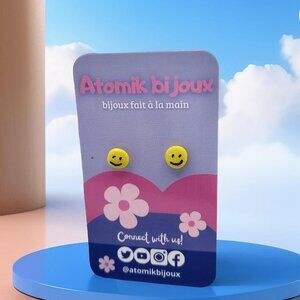 Handmade small yellow polymer clay earrings. Boucles d'oreilles fait à la main